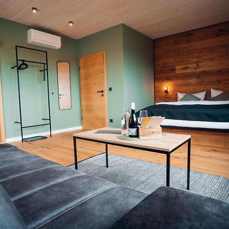 Pur-Inn Das Gaestehaus Feketeváros Kültér fotó